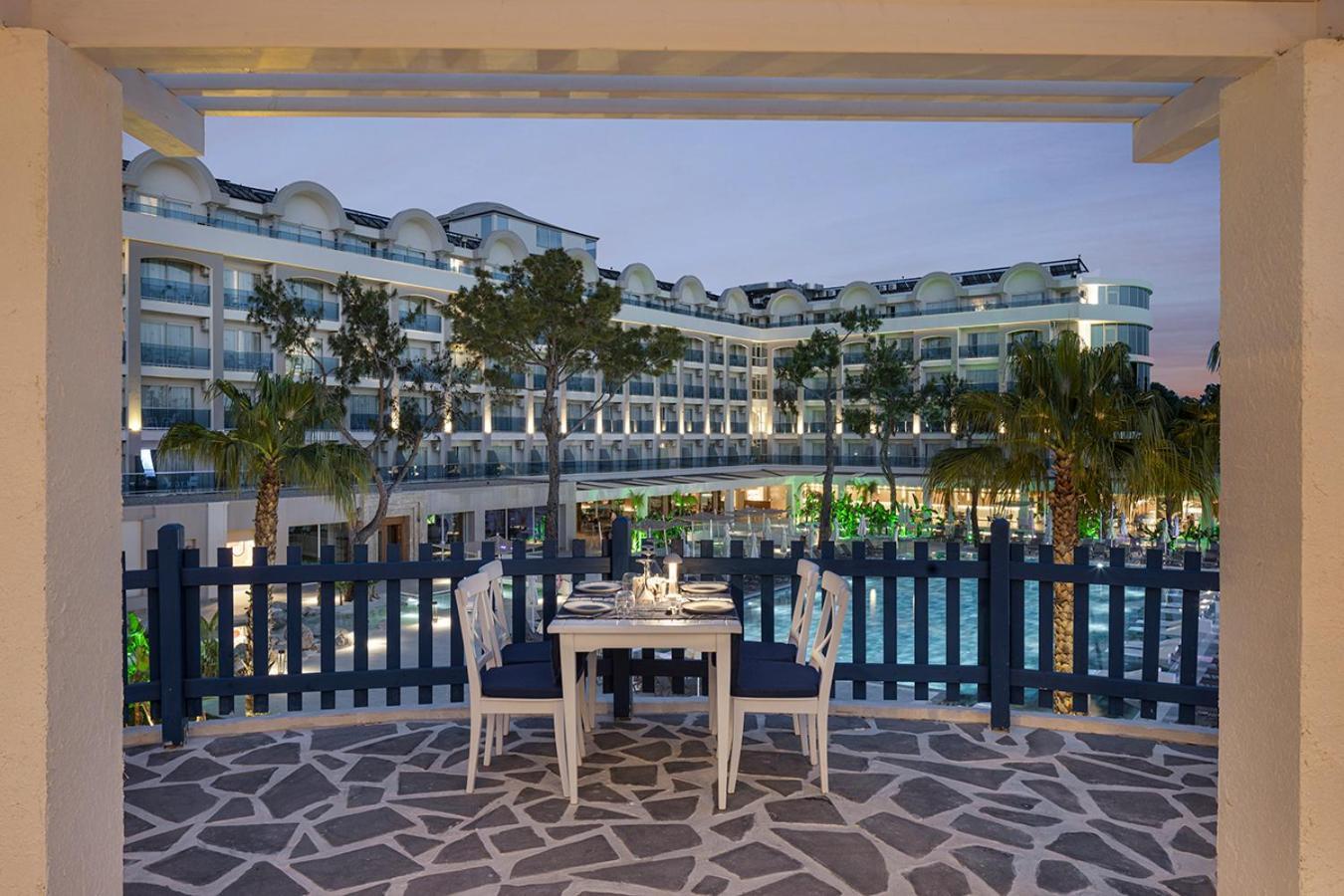 Berry Blue Hotels Сиде Екстериор снимка