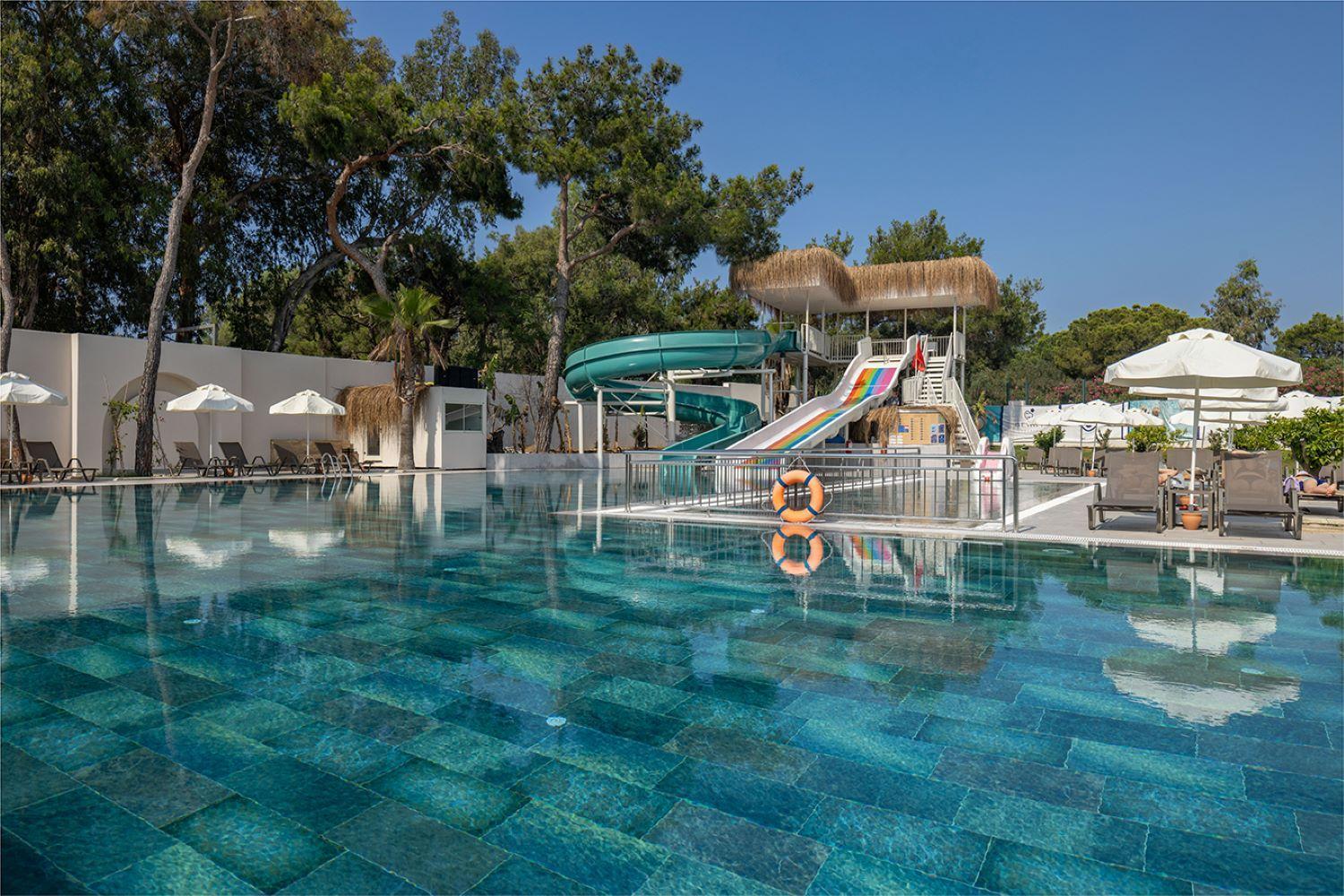 Berry Blue Hotels Сиде Екстериор снимка