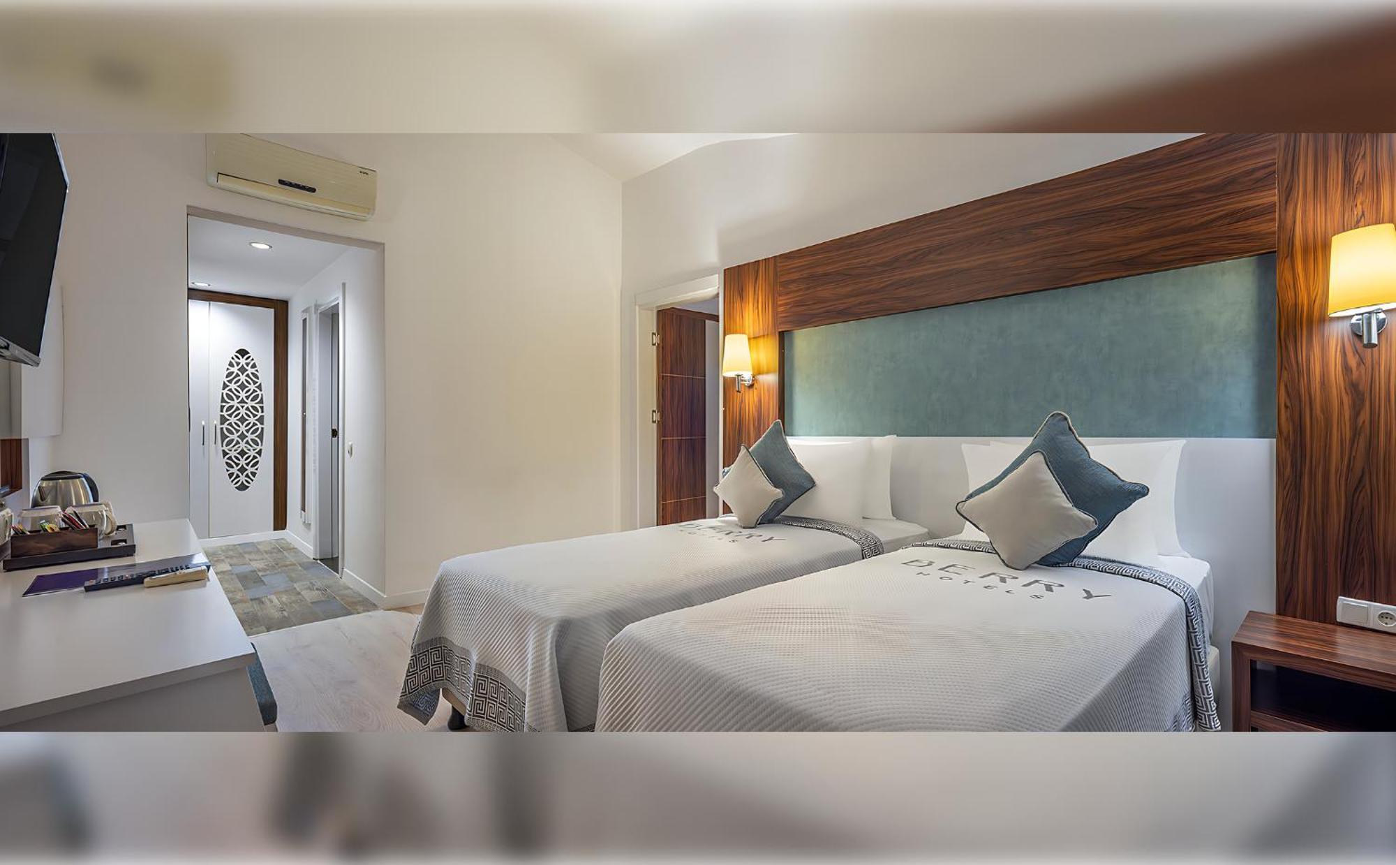 Berry Blue Hotels Сиде Екстериор снимка